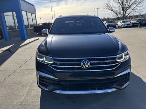 Used 2022 Volkswagen Tiguan SEL R-Line image 2
