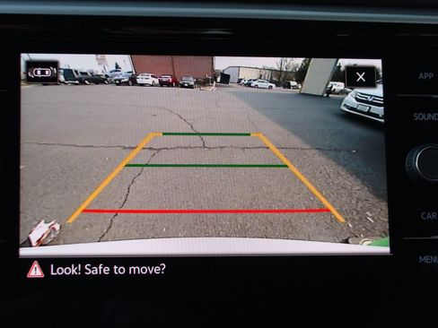 Used 2022 Volkswagen Atlas SE w/ Black Wheel Package image 24