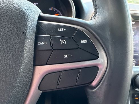 Used 2018 Jeep Grand Cherokee Laredo RWD image 21