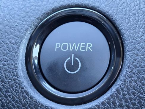 Used 2025 Toyota Camry XLE FWD image 8