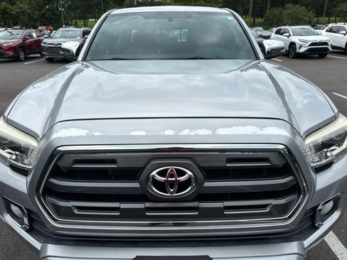 Used 2017 Toyota Tacoma Limited w/ Tow Package AWD/4WD image 8