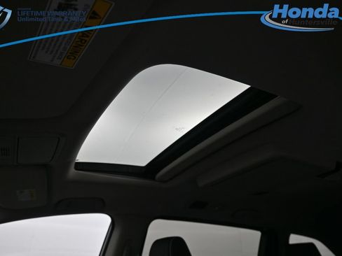 New 2026 Honda Odyssey Touring image 14