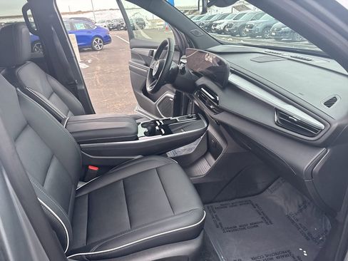 Used 2025 Buick Enclave Preferred image 23