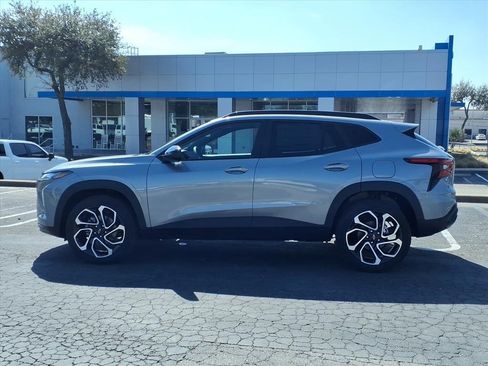 New 2026 Chevrolet Trax RS image 4