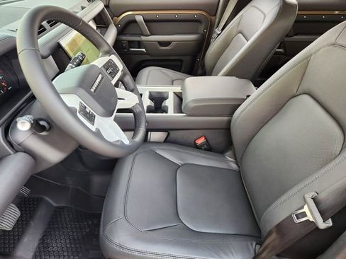 Used 2026 Land Rover Defender 110 S image 9