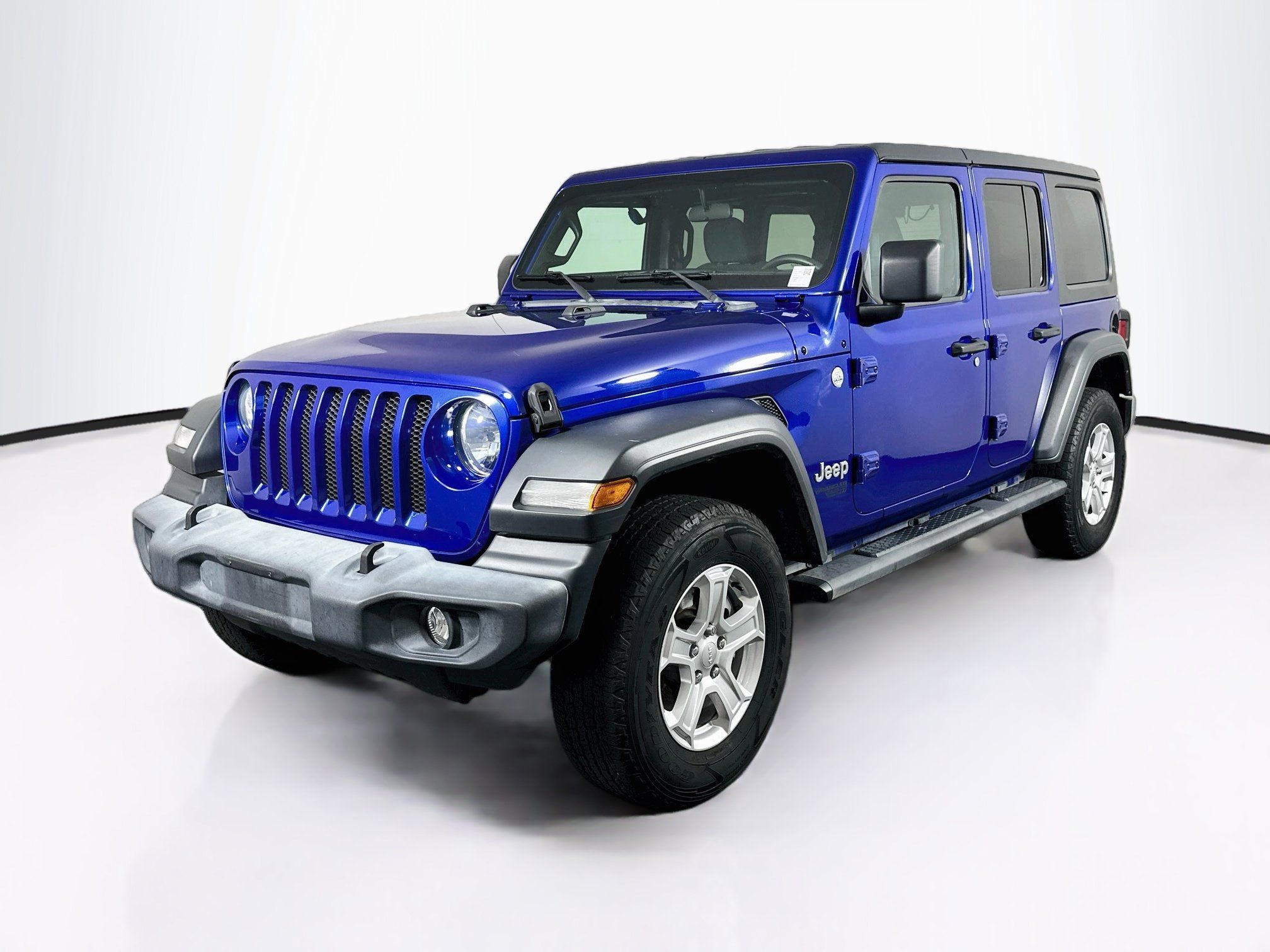 Used 2019 Jeep Wrangler Unlimited Sport S AWD/4WD image 3