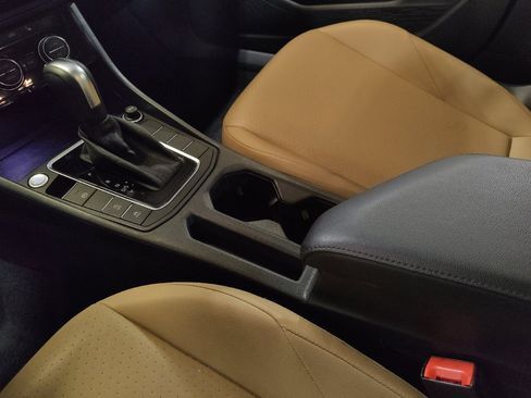 Used 2020 Volkswagen Jetta SEL FWD image 26