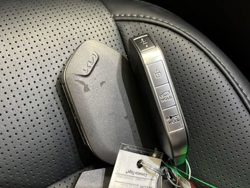 Used 2025 Kia Sorento EX w/ EX Panoramic Sunroof Package AWD/4WD image 21