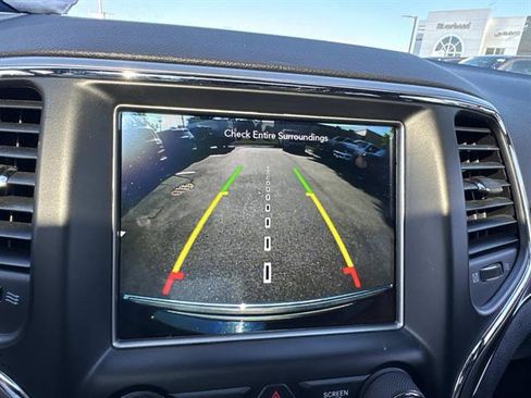 Used 2018 Jeep Grand Cherokee Limited AWD/4WD image 14