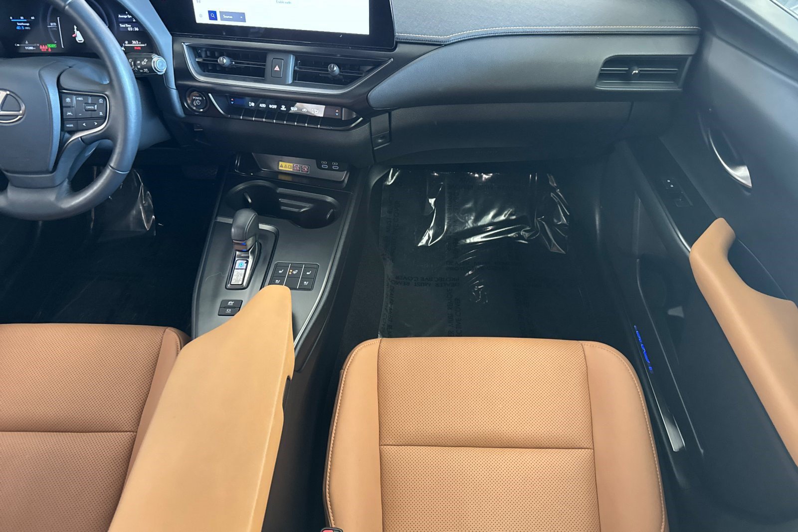 Certified 2025 Lexus UX 300h AWD w/ Accessory Package (Z2) image 31