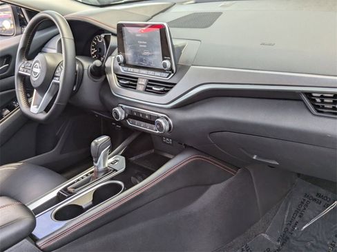 Used 2025 Nissan Altima 2.5 SR image 30