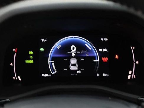 Used 2026 Toyota Camry SE FWD image 10