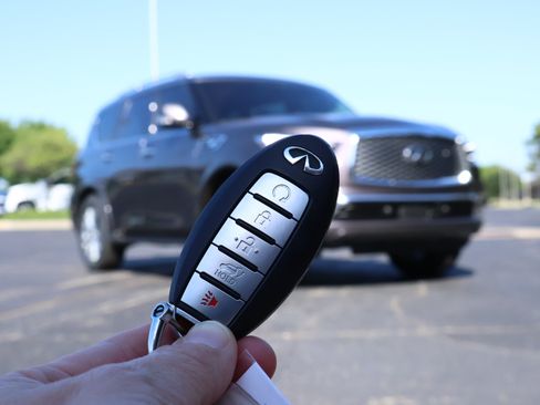 Used 2023 INFINITI QX80 Luxe w/ Cargo Package AWD/4WD image 38