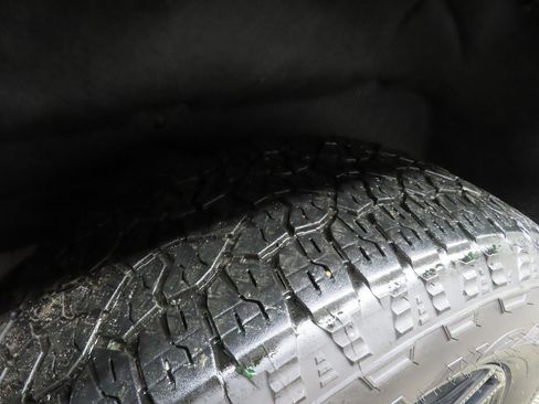 Used 2023 GMC Sierra 1500 Elevation image 29