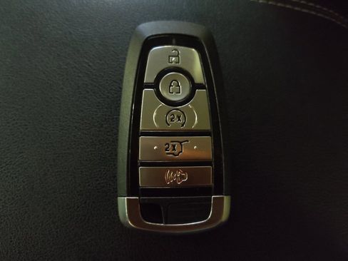 Used 2020 Ford Edge Titanium w/ Equipment Group 301A FWD image 32