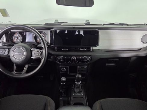 Used 2024 Jeep Gladiator Sport AWD/4WD image 33