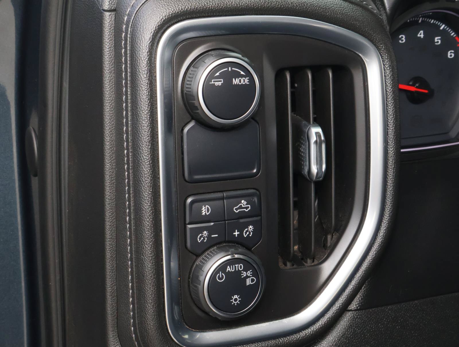 Used 2020 Chevrolet Silverado 1500 RST w/ Texas Edition RWD image 24