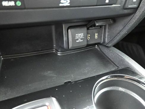 Used 2016 Honda Pilot Touring image 29