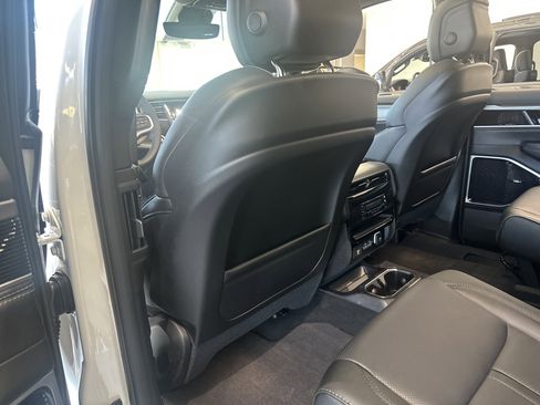 New 2026 Jeep Grand Wagoneer L Limited AWD/4WD image 19