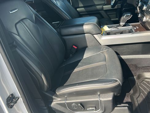 Used 2017 Ford F150 Platinum w/ Equipment Group 701A Luxury AWD/4WD image 20