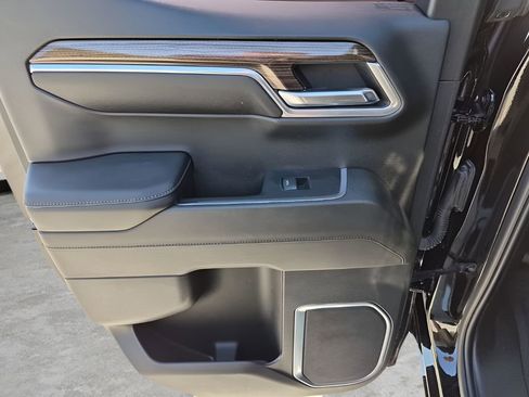 Used 2023 Chevrolet Silverado 1500 LT image 17