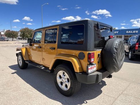 Used 2014 Jeep Wrangler Unlimited Sahara w/ Max Tow Package image 9