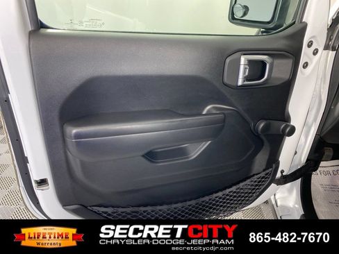 Used 2021 Jeep Wrangler Sport AWD/4WD image 12