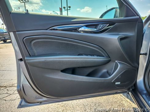 Used 2020 Buick Regal Essence FWD image 16