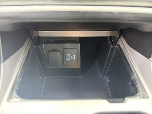 Used 2020 Ford Explorer XLT AWD/4WD image 28