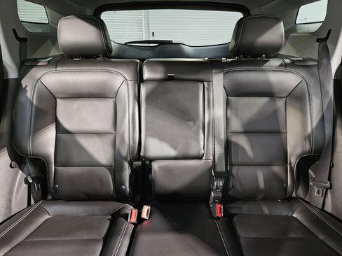 Used 2024 GMC Terrain SLT image 13