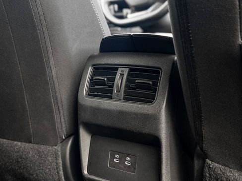 Used 2025 Nissan Rogue SV FWD image 22