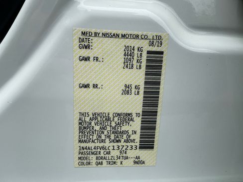 Used 2020 Nissan Altima 2.0 Platinum FWD image 16