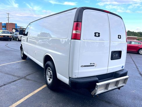 Used 2014 Chevrolet Express 3500 Extended image 5