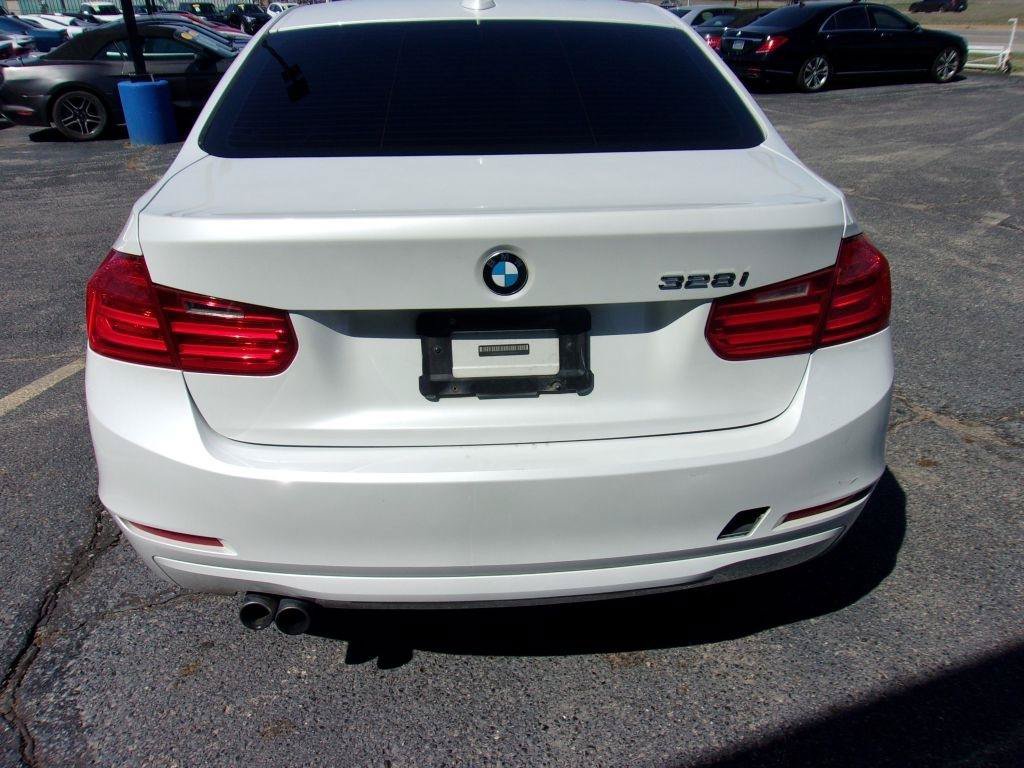 Used 2014 BMW 328i Sedan RWD image 5