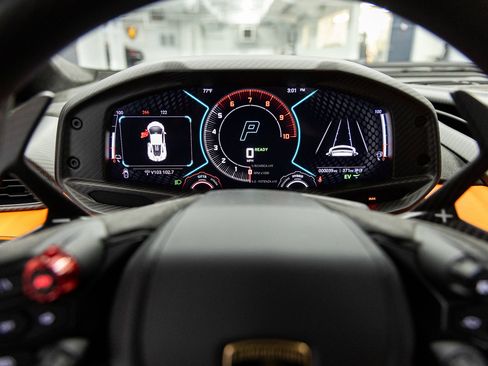 Used 2026 Lamborghini Revuelto image 32