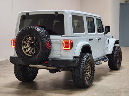 Used 2024 Jeep Wrangler Unlimited Sahara AWD/4WD image 8