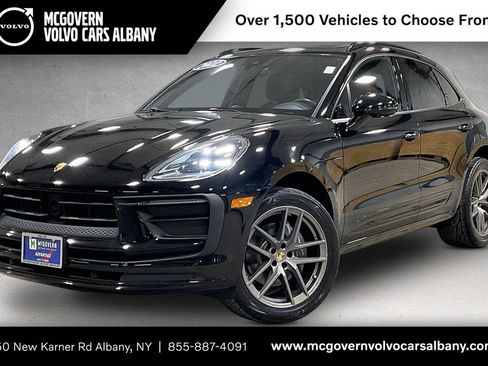 Used 2022 Porsche Macan w/ Premium Package Plus AWD/4WD image 1