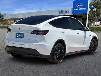 Used 2022 Tesla Model Y Long Range AWD/4WD video 3