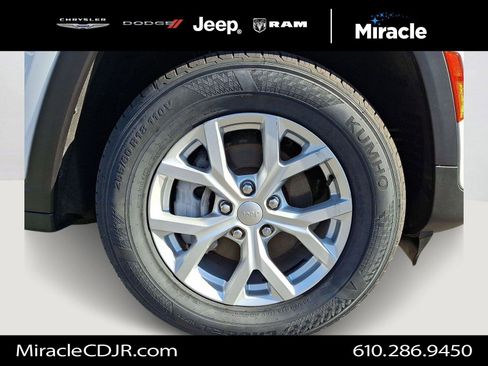 Certified 2023 Jeep Grand Cherokee Limited image 8