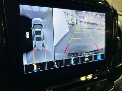 Used 2023 Chevrolet Traverse RS AWD/4WD image 5