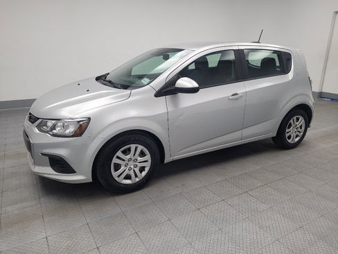 Used 2020 Chevrolet Sonic LT FWD image 2