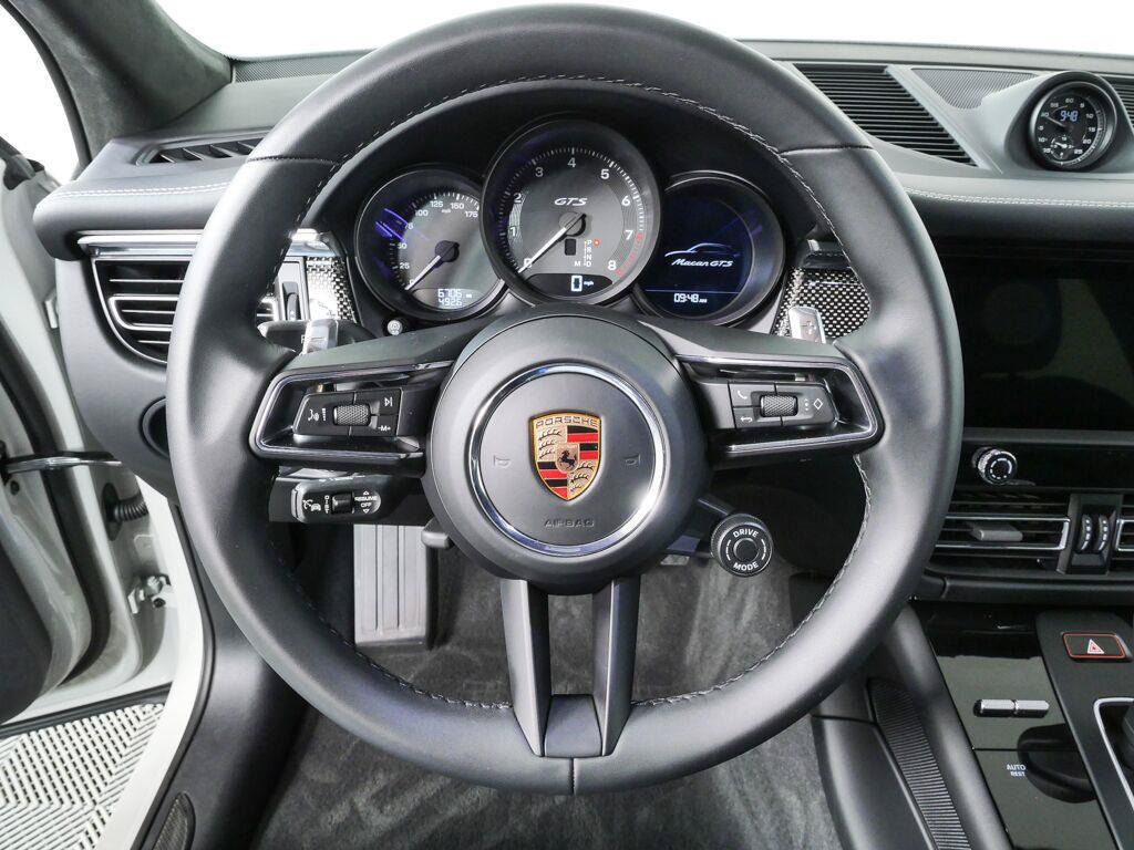 Certified 2026 Porsche Macan GTS AWD/4WD image 9
