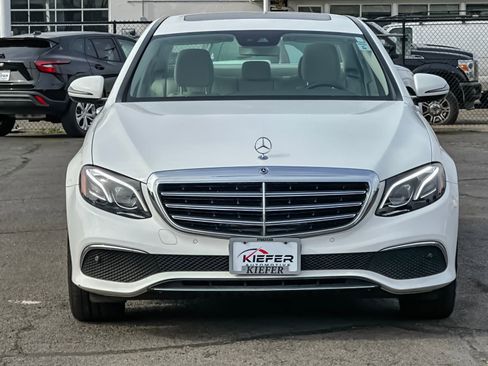 Used 2018 Mercedes-Benz E 300 4MATIC image 9
