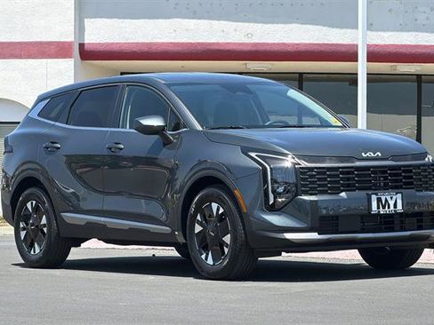 New 2026 Kia Sportage LX FWD image 2