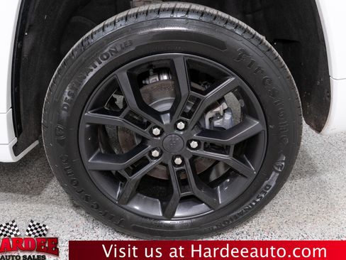 Used 2023 Jeep Grand Cherokee 30th Anniversary AWD/4WD image 10