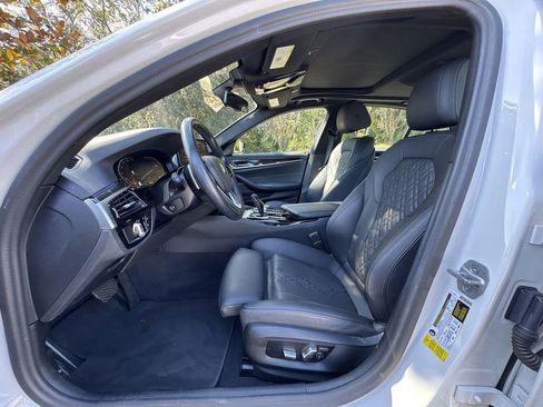 Used 2023 BMW 530i w/ Premium Package image 17