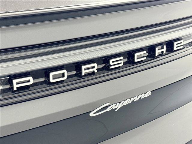Certified 2025 Porsche Cayenne Coupe AWD/4WD image 22