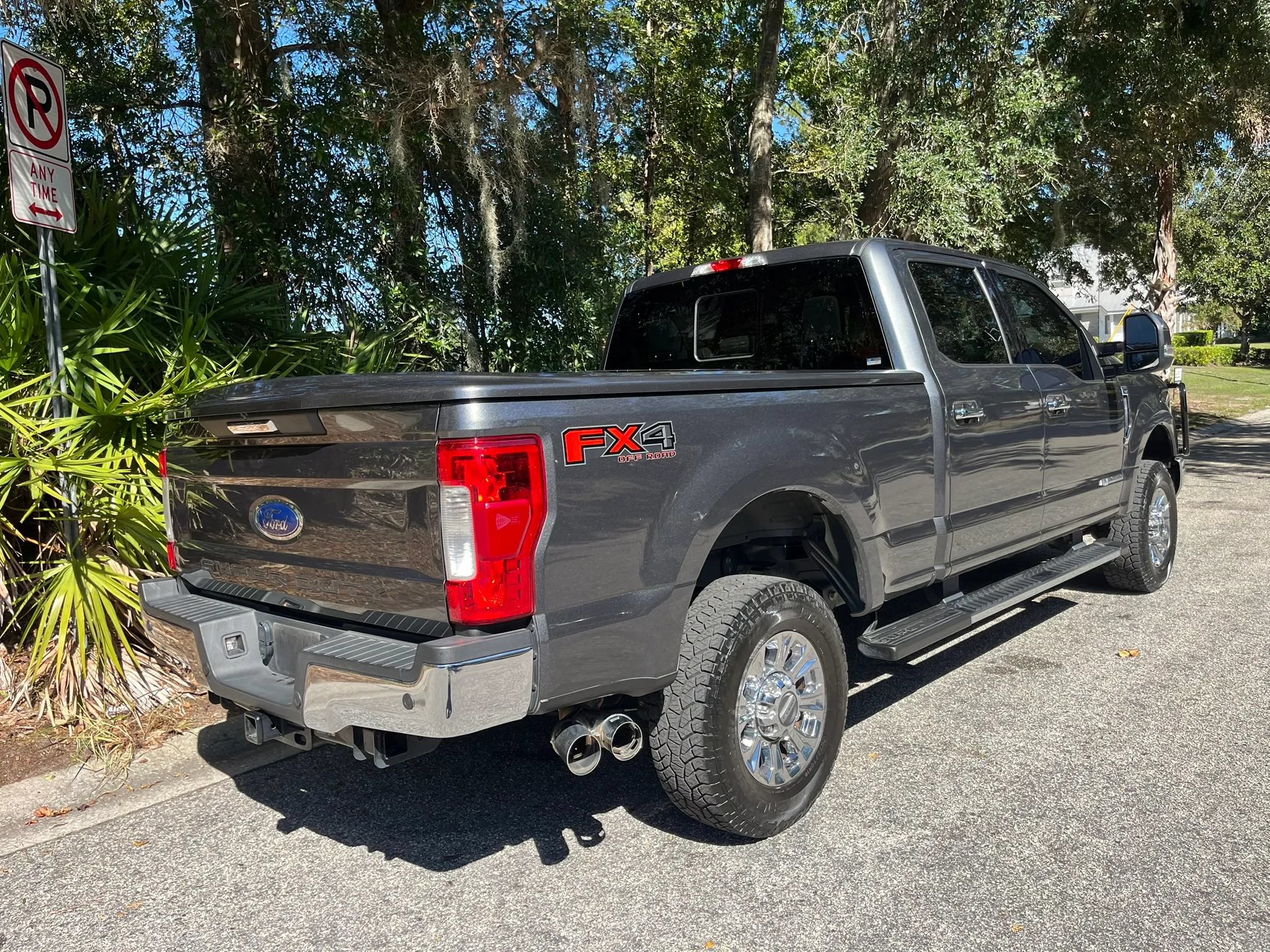Used 2019 Ford F250 XLT w/ XLT Premium Package AWD/4WD image 6