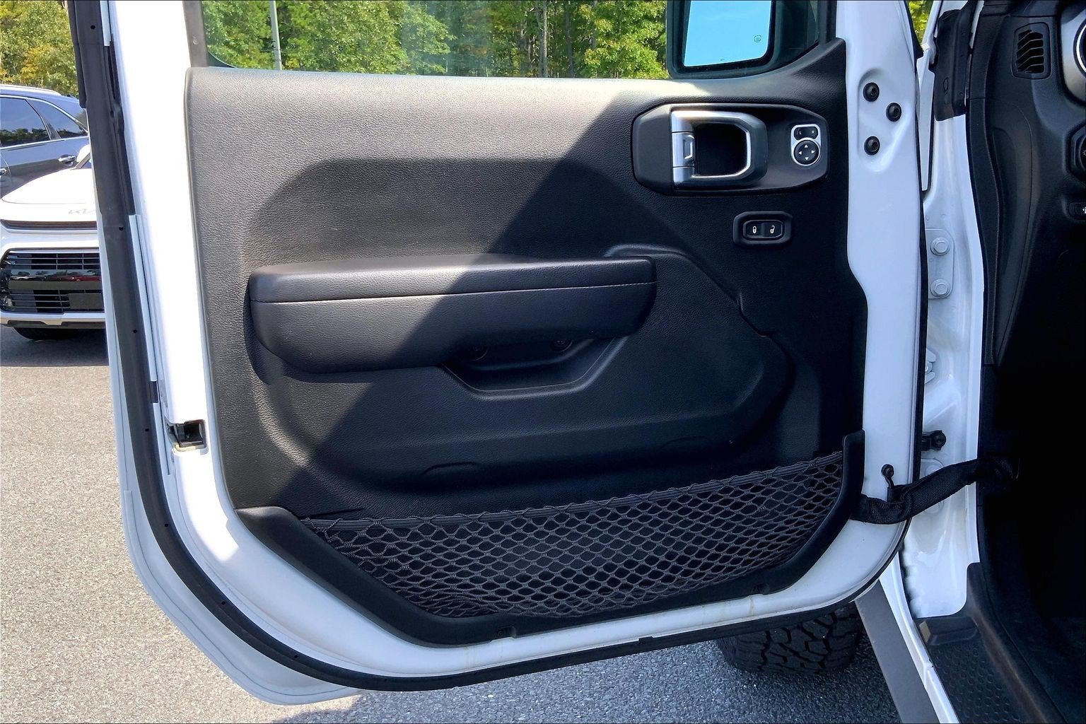Used 2021 Jeep Wrangler Unlimited Rubicon 4xe w/ Safety Group AWD/4WD image 25