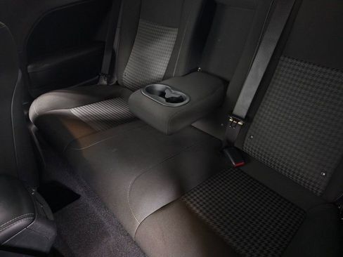 Used 2022 Dodge Challenger GT image 31